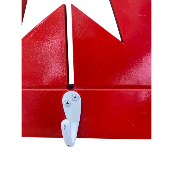 Red Star Cutout Wall Mounted Hook Rack With 3 Metal Hooks - Picture 7 of 10